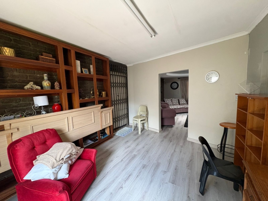 5 Bedroom Property for Sale in Safari Gardens North West